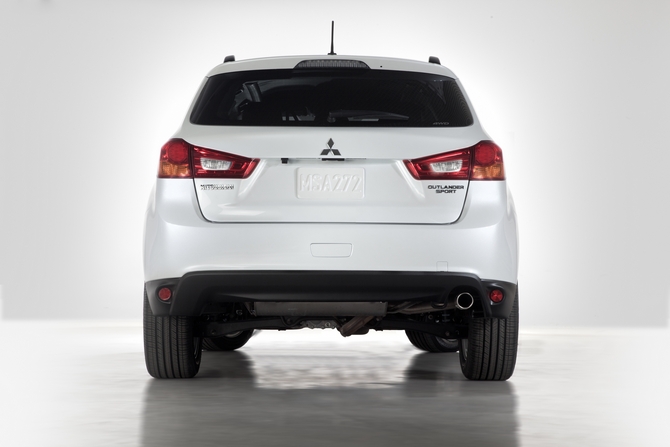 Mitsubishi Outlander Sport ES