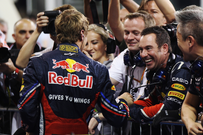 Vettel conquers 14th pole and equals Mansell record