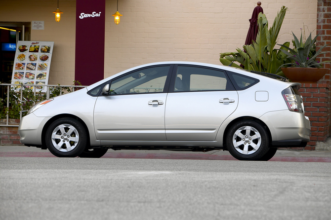 The second generation solidified the style of the Prius