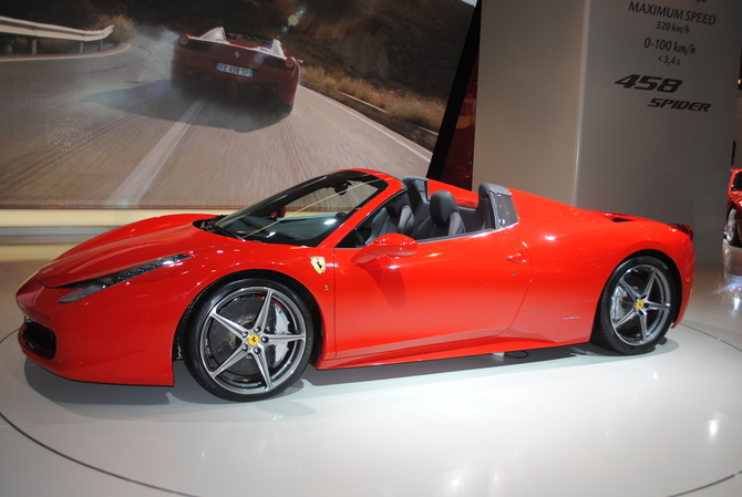 Ferrari add the 458 Spider to its lineup