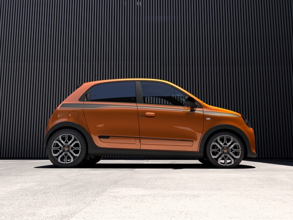 In terms of design the Twingo GT was inspired on the 2013 Twin'Run concept