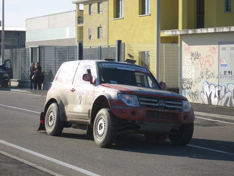 Mitsubishi Pajero VR-I Automatic