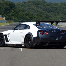 NIMSO prépare également un kit à adapter sur la Nissan GT-R NISMO GT3 modèle 2012.