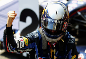 Vettel wins as Red Bull secures manufacturer title