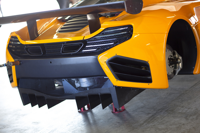 McLaren MP4-12C GT3 completes first tests