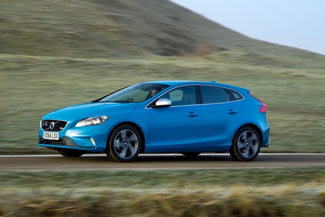 Volvo V40 D4 VED R-Design Summum Geartronic