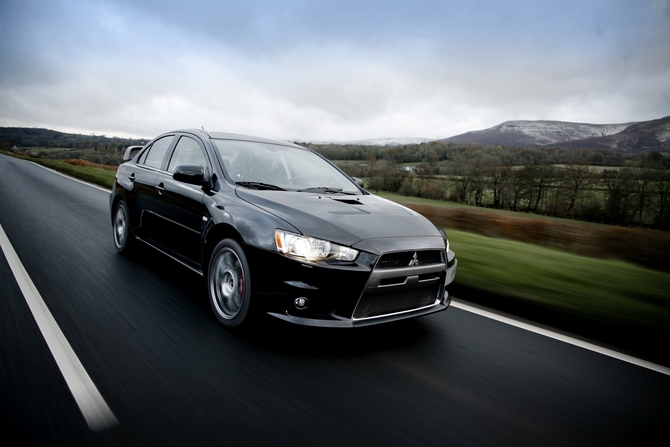 Mitsubishi Evo Saloon 2.0T FQ-330 GSR