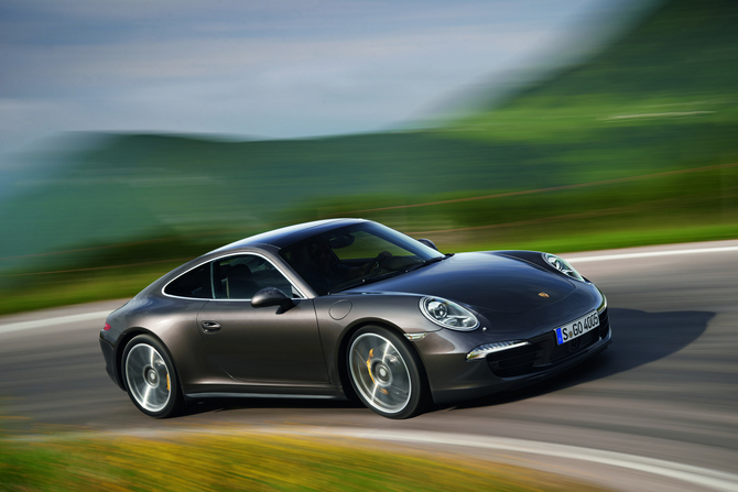 Die Einführung der neuen 911-Modelle beginnt zum Jahresende 2012. 