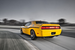 Dodge Challenger Yellow Jacket Adds Adaptive Suspension and Interior Upgrades to 6.4 Liter Hemi V8