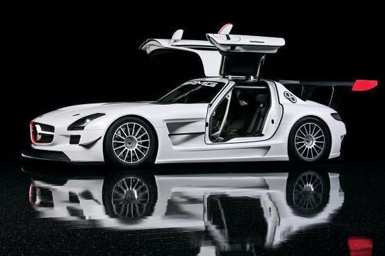 Mercedes’ GT3 version of the SLS AMG comes out