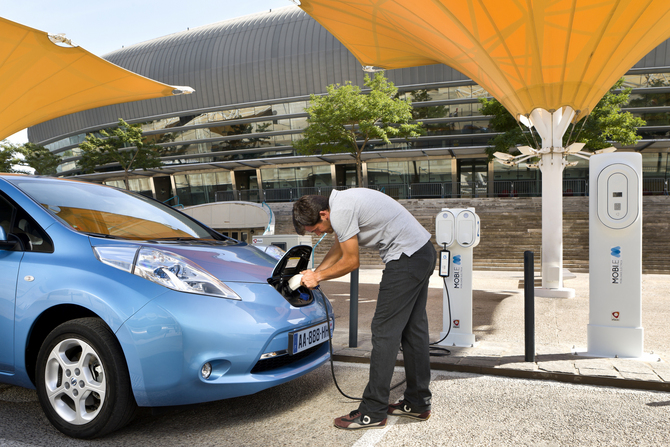 Production of Nissan LEAF starts in Japan