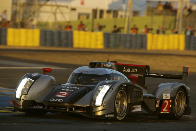 Audi wins Le Mans despite crashes