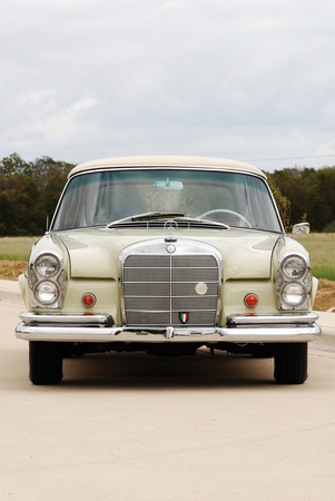 Mercedes-Benz 220 SE Cabriolet