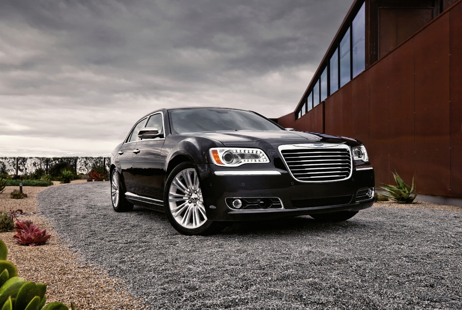 Official: All-new Chrysler 300 unveiled