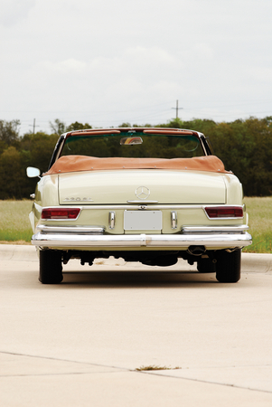 Mercedes-Benz 220 SE Cabriolet