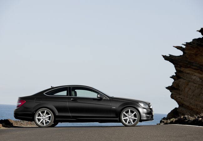 New C-Class Coupé: new compact, classic coupe to debut in Geneva