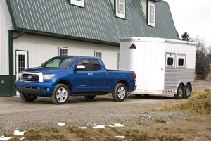 Toyota Tundra CrewMax 4X2 Tundra-Grade 5.7L