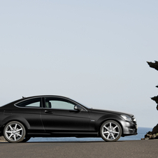 New C-Class Coupé: new compact, classic coupe to debut in Geneva