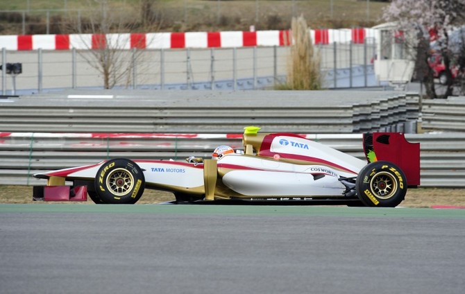 HRT Finally Reveals F112 2012 Formula 1 Car