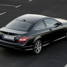 New C-Class Coupé: new compact, classic coupe to debut in Geneva