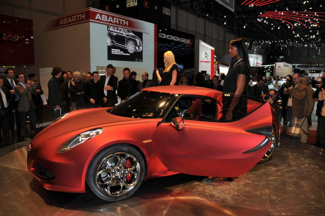 Alfa Romeo nveils the 4C Concept in Geneva