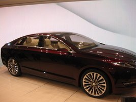 Lincoln MKZ Concept Looks at Lincolns Future