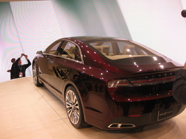 Lincoln MKZ Concept Looks at Lincolns Future