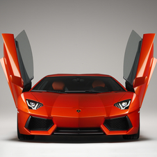 Lamborghini Aventador finally revealed