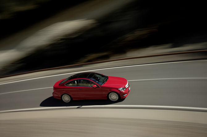 New C-Class Coupé: new compact, classic coupe to debut in Geneva