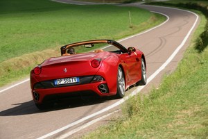 Ferrari: greener California presented in Paris