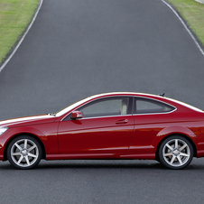 New C-Class Coupé: new compact, classic coupe to debut in Geneva