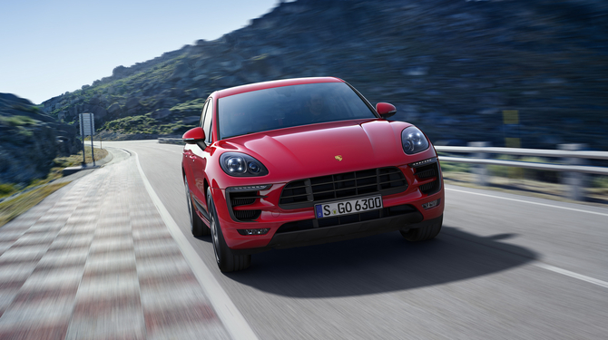 The new Macan GTS is equipped with the same 3.0 V6 biturbo engine of the Macan S, but has an output of 360hp