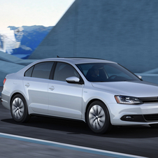 VW electrifies NAIAS with E-Bugster and Jetta Hybrid