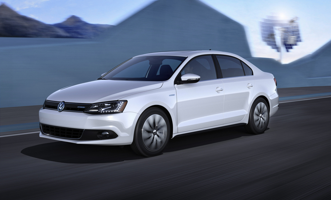 VW electrifies NAIAS with E-Bugster and Jetta Hybrid