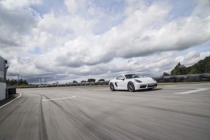 Porsche 718 Cayman S PDK