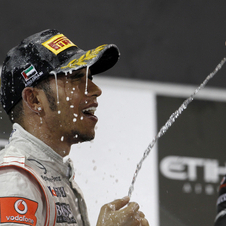 Hamilton redeems himself in dominant Abu Dhabi victory