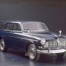 Volvo Amazon Estate completa 50 anos, o último dos Volvos antiquados