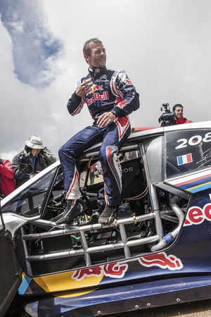 Mit seinem Erfolg holte Loeb den dritten Sieg für Peugeot nach 1988 (Ari Vatanen) und 1989 (Robby Unser) beim Bergrennen in Pikes Peak