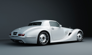 Gullwing America added its own aluminum body