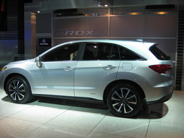 Second-Generation Acura RDX Ditches Turbo Four for V6