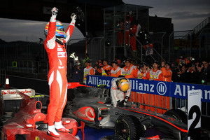 Alonso wins and takes the lead in the championhsip