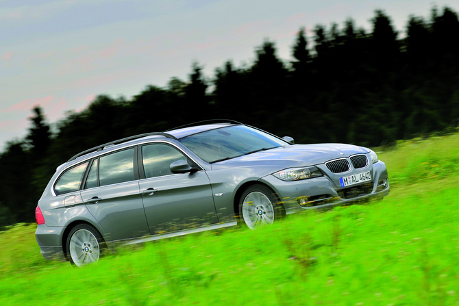 BMW 320i Touring Edition Exclusive Automatic