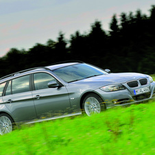 BMW 320i Touring Edition Exclusive Automatic