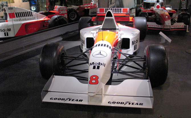 McLaren MP4/10