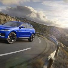 Enquanto protótipo a Jaguar não aprofundou muito a motorização do C-X17