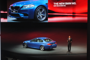 BMW unveils new M5