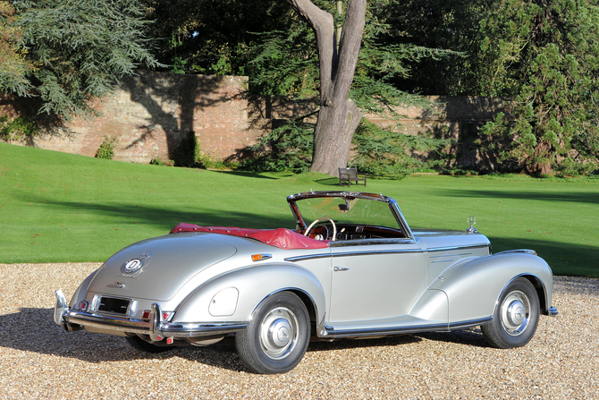 Mercedes-Benz 300 S Roadster