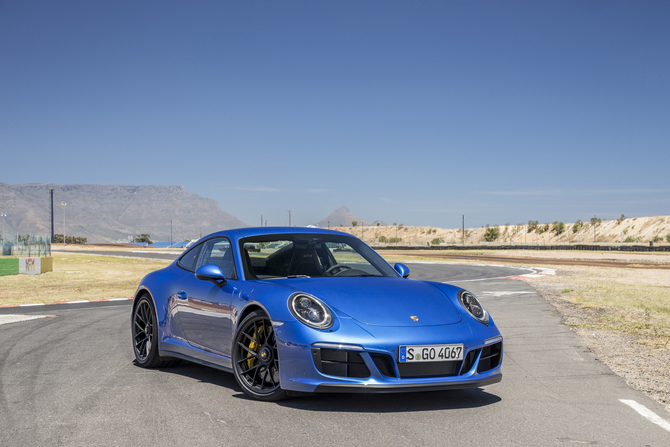 Porsche 911 Carrera 4 GTS PDK