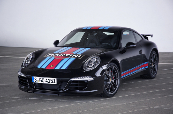 The new limited edition Porsche is equipped with the same 3.8-liters six-cylinder boxer engine of the 911 Carrera S