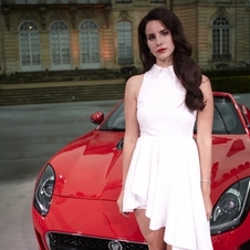 Lana Del Rey ist seit september Markenbotschafterin für Jaguar